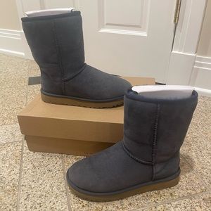 UGG Classic Short Navy